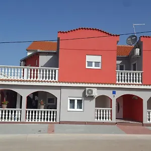 Megi Apartmán Biograd Na Moru