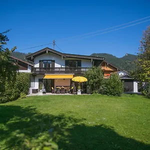 ferienwohnungen-schnabel-im-herzen-von-rottach-egern.com-bavaria.com/